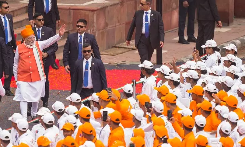 Modi Warns Pakistan of Retaliation During India’s Independence Day Speech